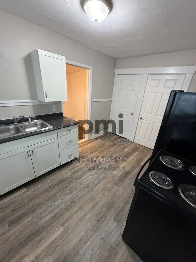 Foto del edificio - 1327 W 32nd St