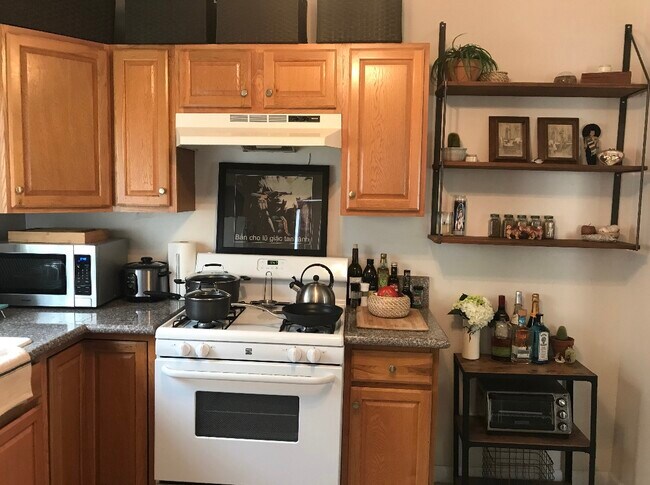 Foto del edificio - 1422 N Benton Way