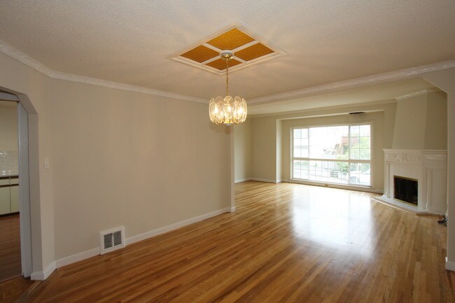 Building Photo - 120 Naglee Ave