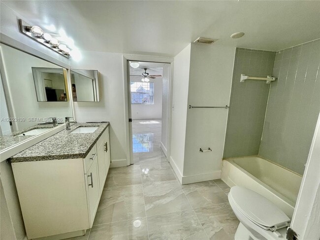 Building Photo - 2880 N Oakland Forest Dr