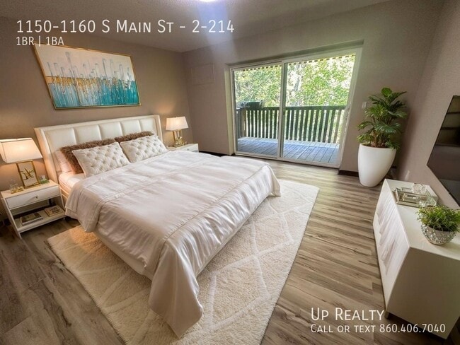 Building Photo - 1150-1160 S Main St-2-214