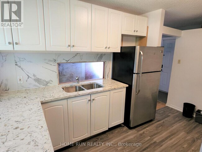 Building Photo - 14 Greenwich Ave