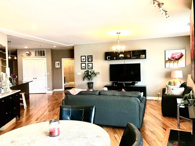 Foto del edificio - 4616 N Kenmore Ave