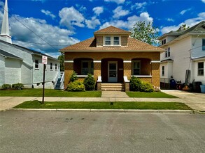 Building Photo - 204 N Rogers Ave