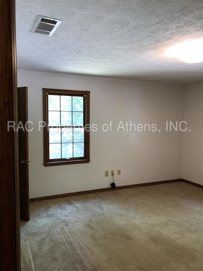Foto del edificio - 144 Highland Park Dr