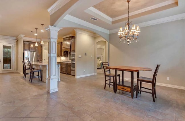 Building Photo - 3806 Summerset Ct