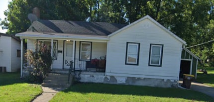Building Photo - 933 E Clinton St