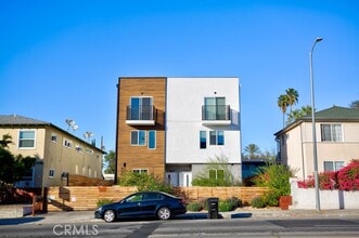Building Photo - 11639 Burbank Blvd