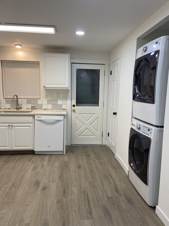 Foto del edificio - 9535 Ashworth Ave N