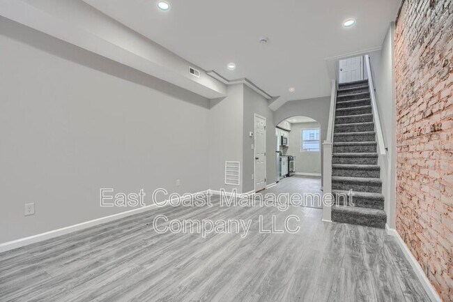 Foto del edificio - 2622 Llewelyn Ave