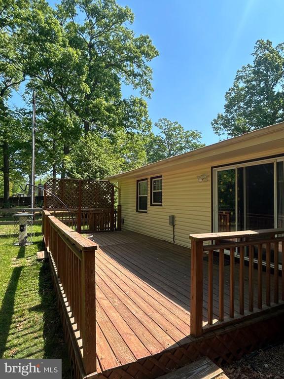 Building Photo - 45320 Barefoot Dr