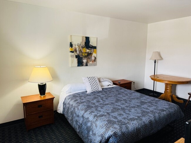 Building Photo - Hospital Corridor: Free Laundry and Off St...