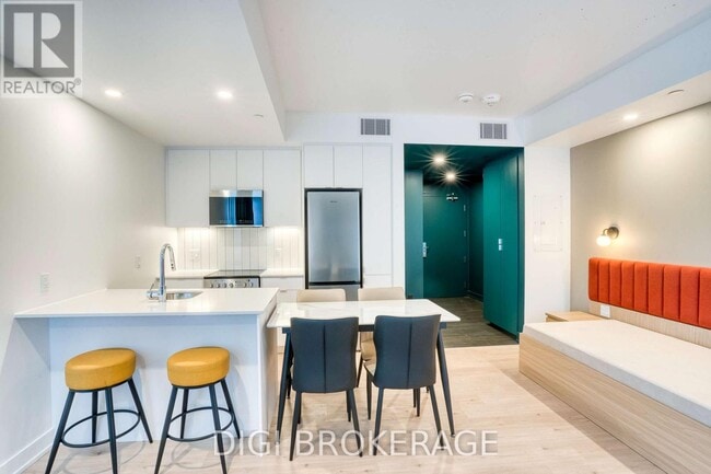 Photo du bâtiment - 1250 Cummings Ave