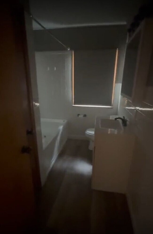 Foto del edificio - 8902 W Silver Spring Dr