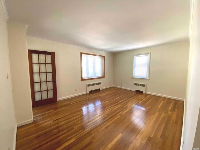 Foto del edificio - 82-22 258th St