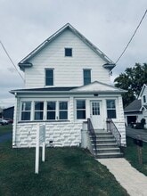 Building Photo - 445 N Main St