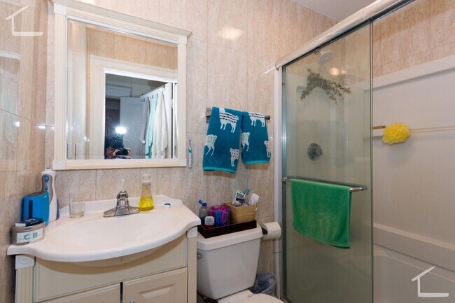 Foto del edificio - Great 4 bed near Boston University