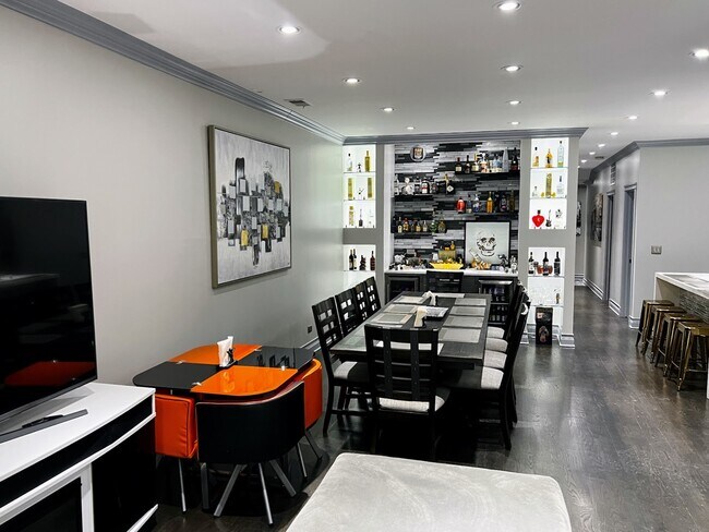 Foto del edificio - 4838 W Barry Ave