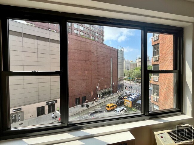 Foto del edificio - Fourth Avenue