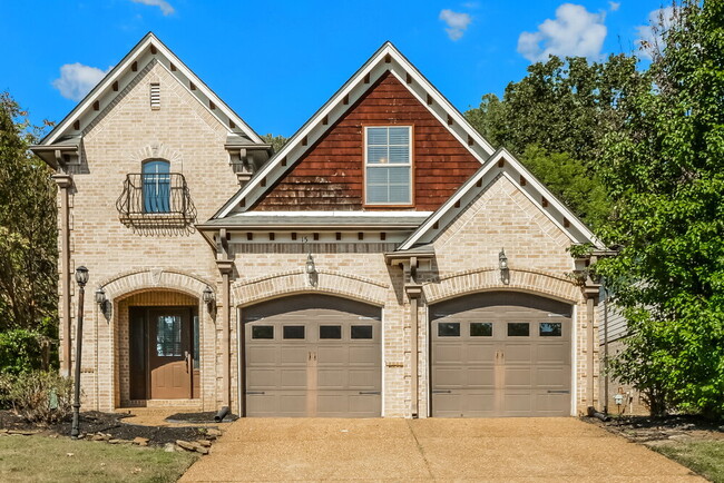 Building Photo - 15 Garden Springs Dr