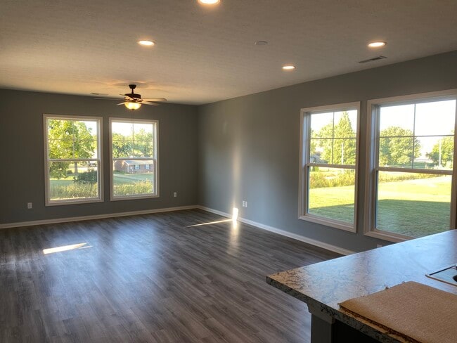 Building Photo - 6557 Valley Brook Trce