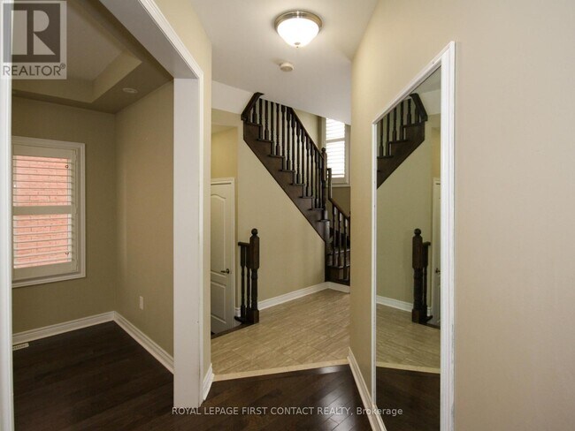 Photo du bâtiment - 30 Forsyth Crescent