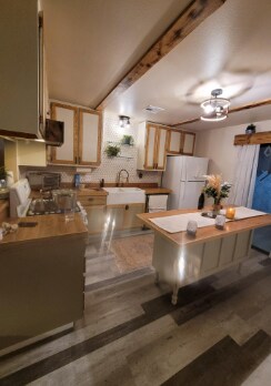 Foto del edificio - 525 Commercial Ave