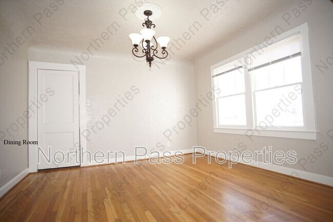 Foto del edificio - 4424 Cambridge Ave