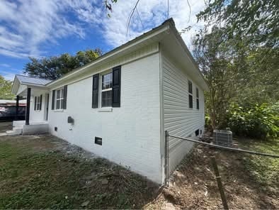 Building Photo - 914 Dooley Ave