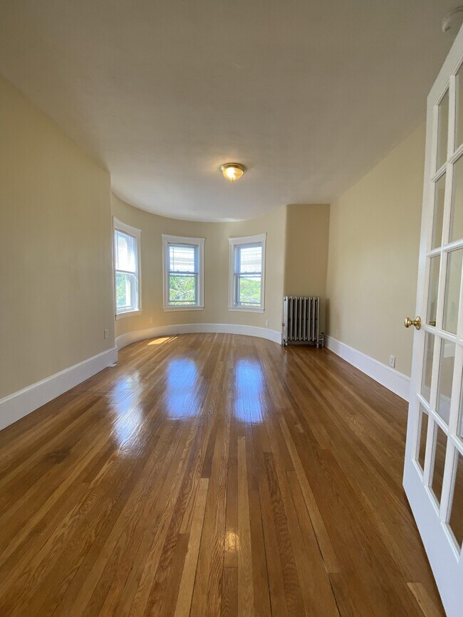 Building Photo - 299 Tappan St