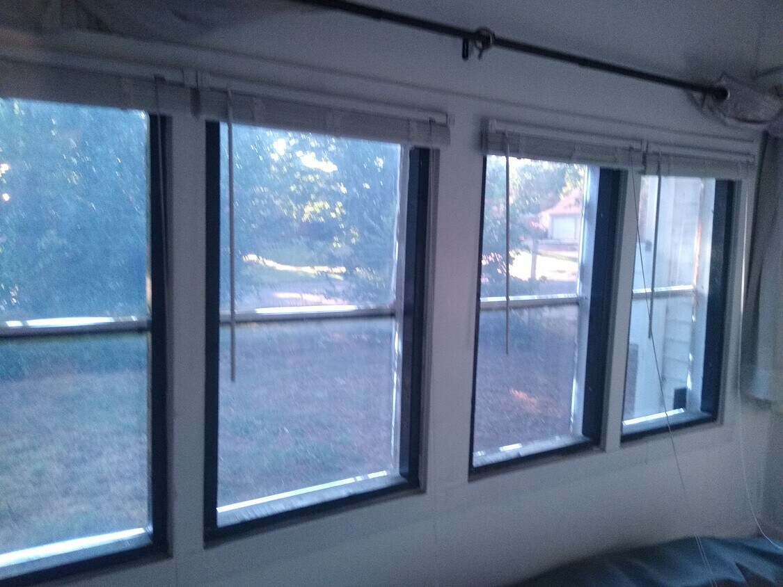 Foto principal - 405 S Knight St
