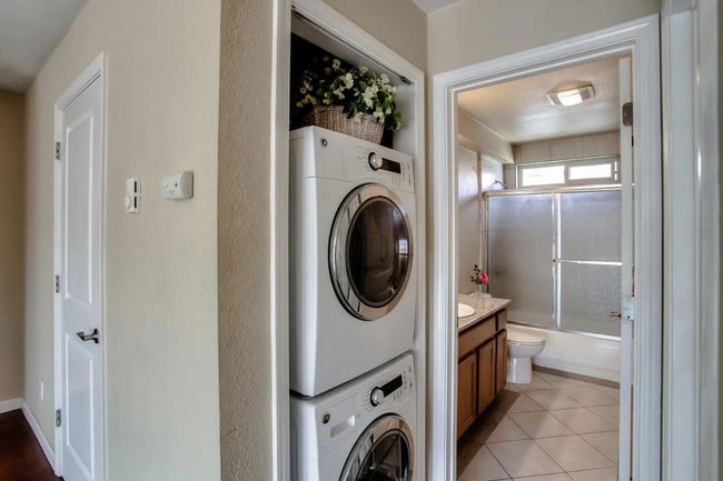 Building Photo - APT 298