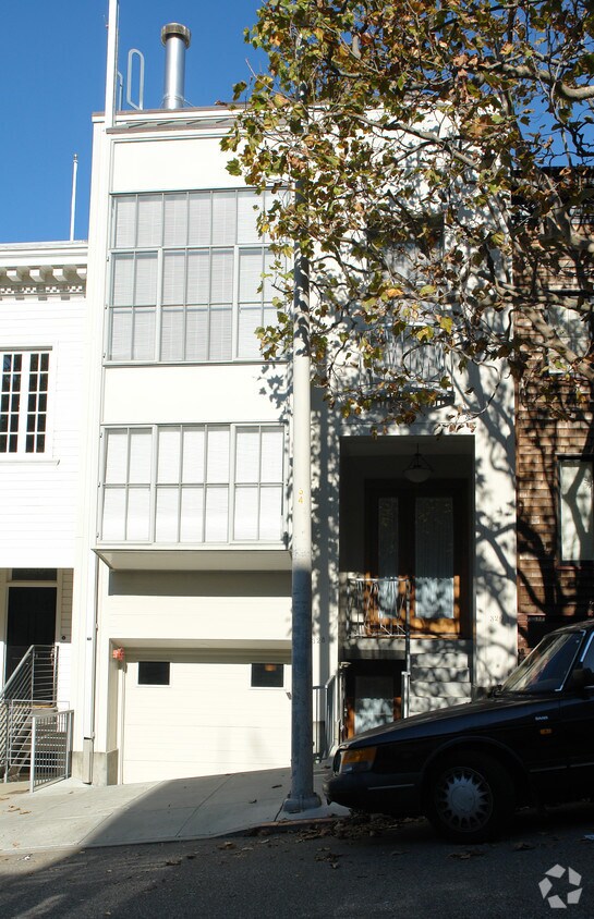 Building Photo - 324 Chestnut St