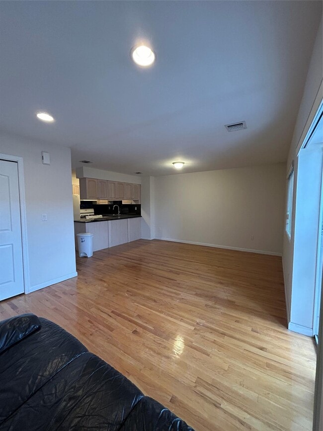 Building Photo - 114-29 Dalian Ct