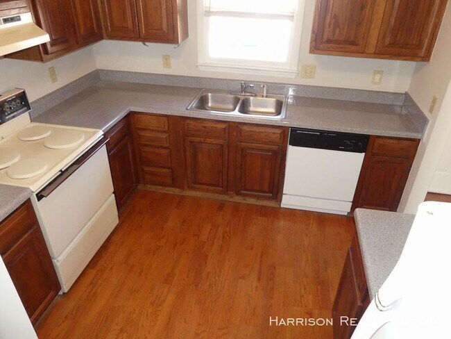 Building Photo - 6528 Thetford Ct