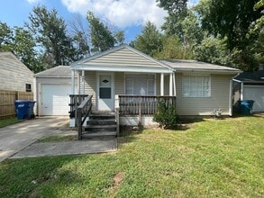 Building Photo - 307 W McGee St