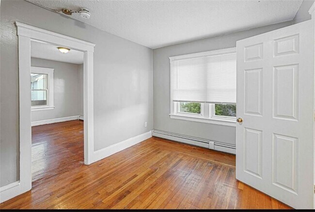 Foto del edificio - 126 Sumner Ave