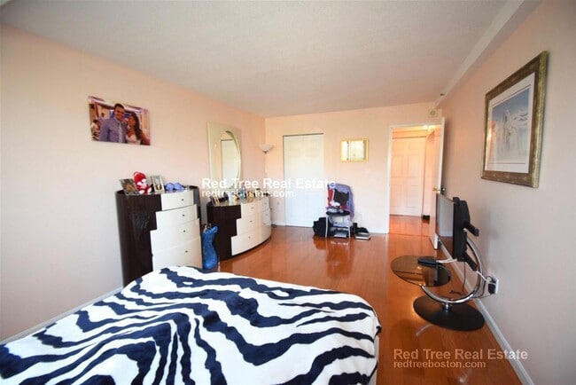 Building Photo - 1731 Beacon Street Apt #U316, Brookline, M...
