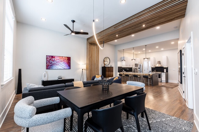 Hace un año que este impresionante edificio fue completamente renovado. - 795 E McMillan St