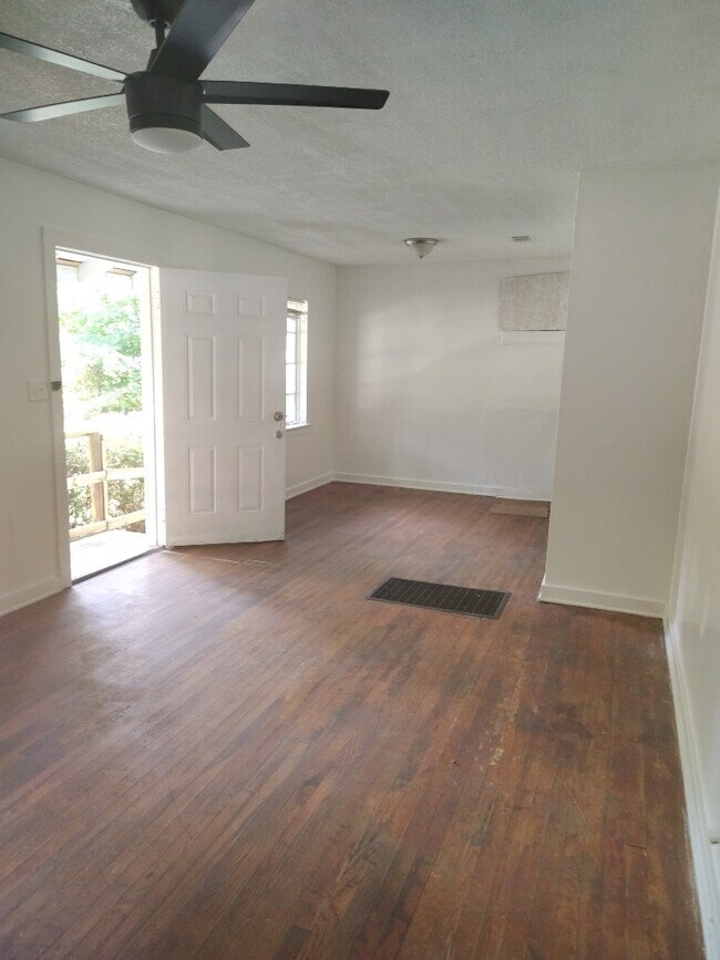 Foto del edificio - 1734 Dixie Dr