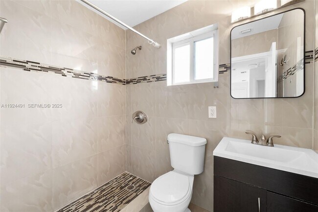 Foto del edificio - 3491 Shipping Ave