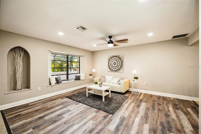 Foto del edificio - 4716 Heron Rd