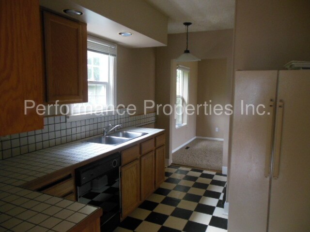 Foto del edificio - 535 SW Vermont St
