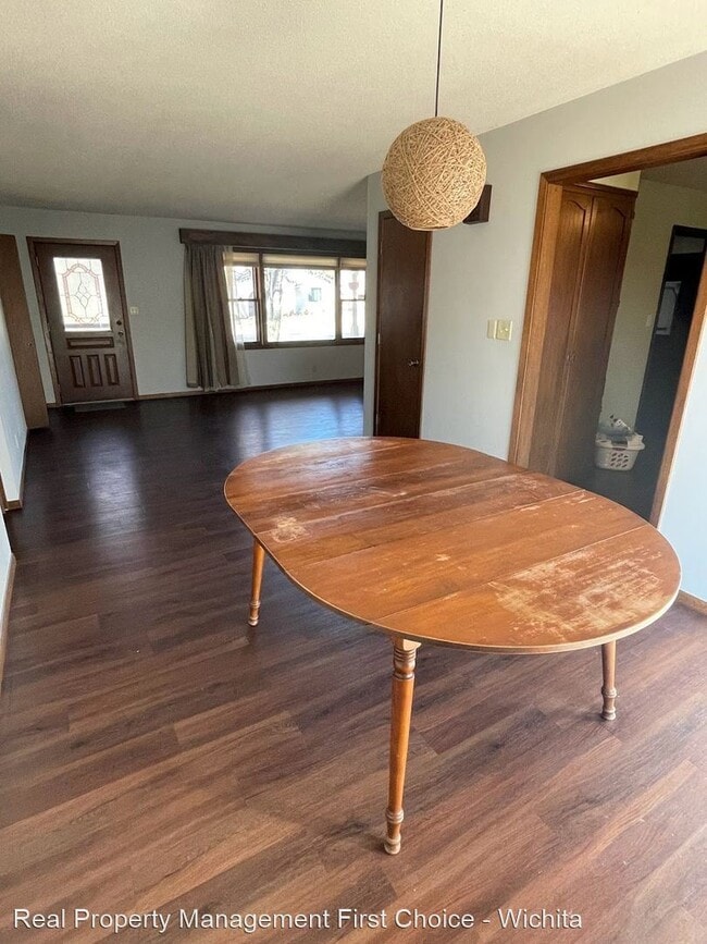 Building Photo - 4 br, 3 bath House - 740 Random Rd