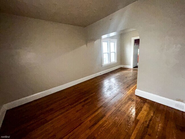 Foto del edificio - 2 br, 1 bath Duplex - 390 East 162nd Stree...
