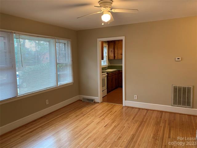 Building Photo - 3643 Dresden Dr W