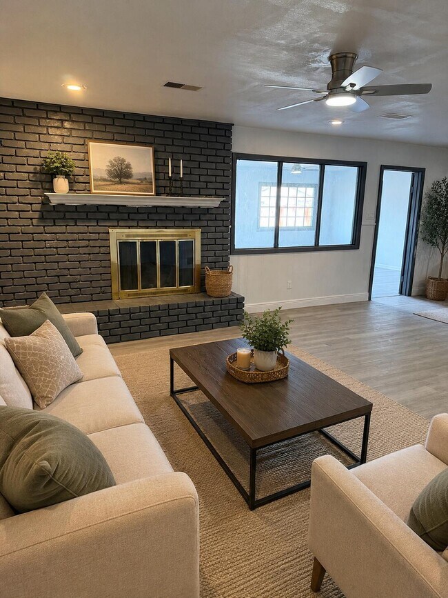 Foto del edificio - 6114 Nashville Ave