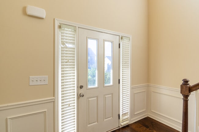 Building Photo - 3375 Grove Landing Cir