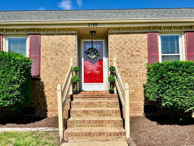 Building Photo - Ranch Home - Red Mill Farm - Available 11-...