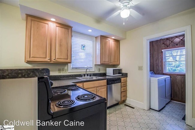 Building Photo - 2 br, 1 bath House - 313 Willow Springs Drive